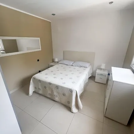 Casa Grande Con Piscina Familias 펜션 캠브릴스