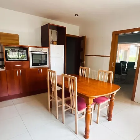 펜션 Casa Grande Con Piscina Familias