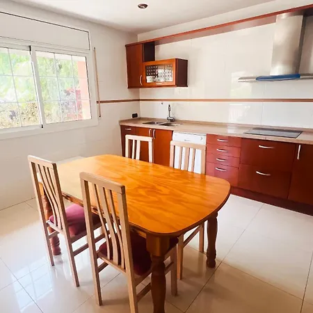 Casa Grande Con Piscina Familias 캠브릴스